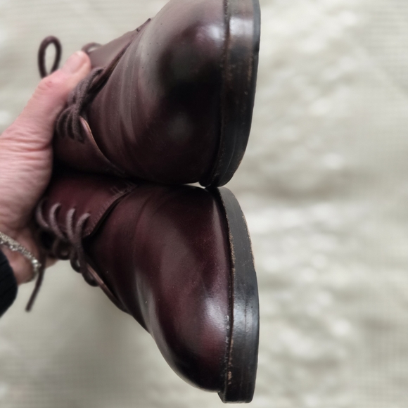Frye Burgundy Cogniac Women's Lace up Oxfords poiny toe Minimalist | Size 7.5 - Picture 10 of 10